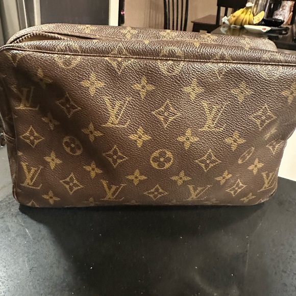 Louis Vuitton Classic Vintage Monogram Toiletry Bag - Picture 6 of 13
